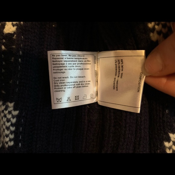 CHANEL Métiers d'Art 2018 Paris-Hamburg Cardigan - Picture 15 of 17